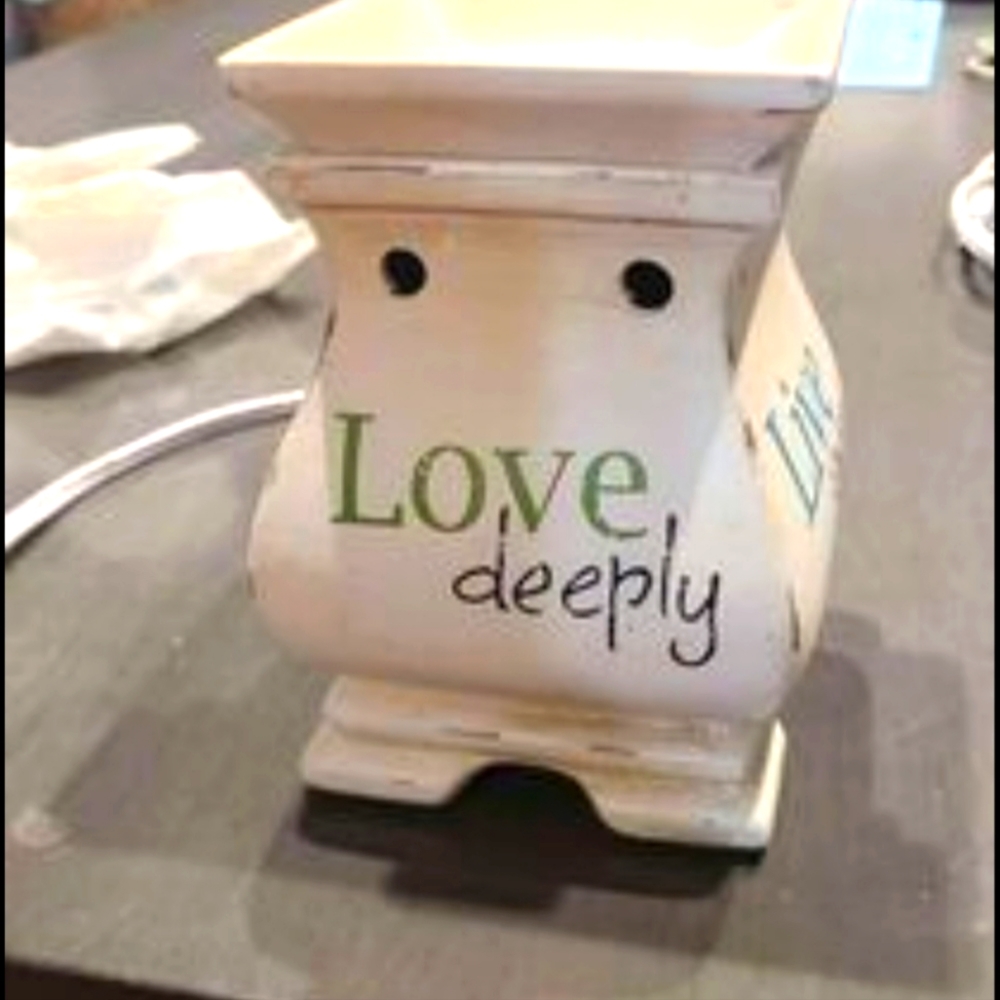 Wax warmer